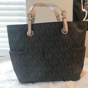 Michael Michael Kors monogram jet set tote